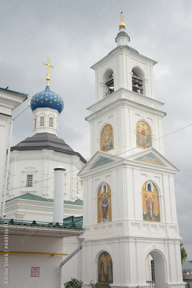 Fototapeta premium ARZAMAS, RUSSIA - JULY 28, 2021: The God's apparition church of Nikolayevskiy convent in Arzamas city Nizhny Novgorod region