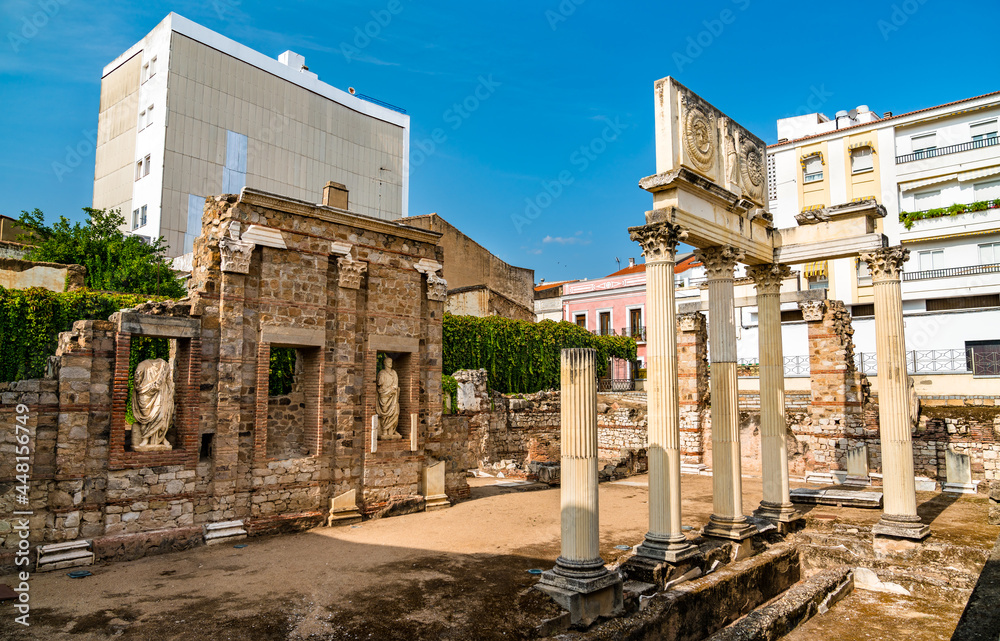 Obraz premium Portico of the Roman Forum in Merida, Spain