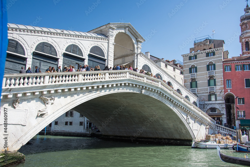 Venice,The Rialto Bridge , Ponte di Rialto buildings near the canal, Italy, march ,2019 - obrazy, fototapety, plakaty 