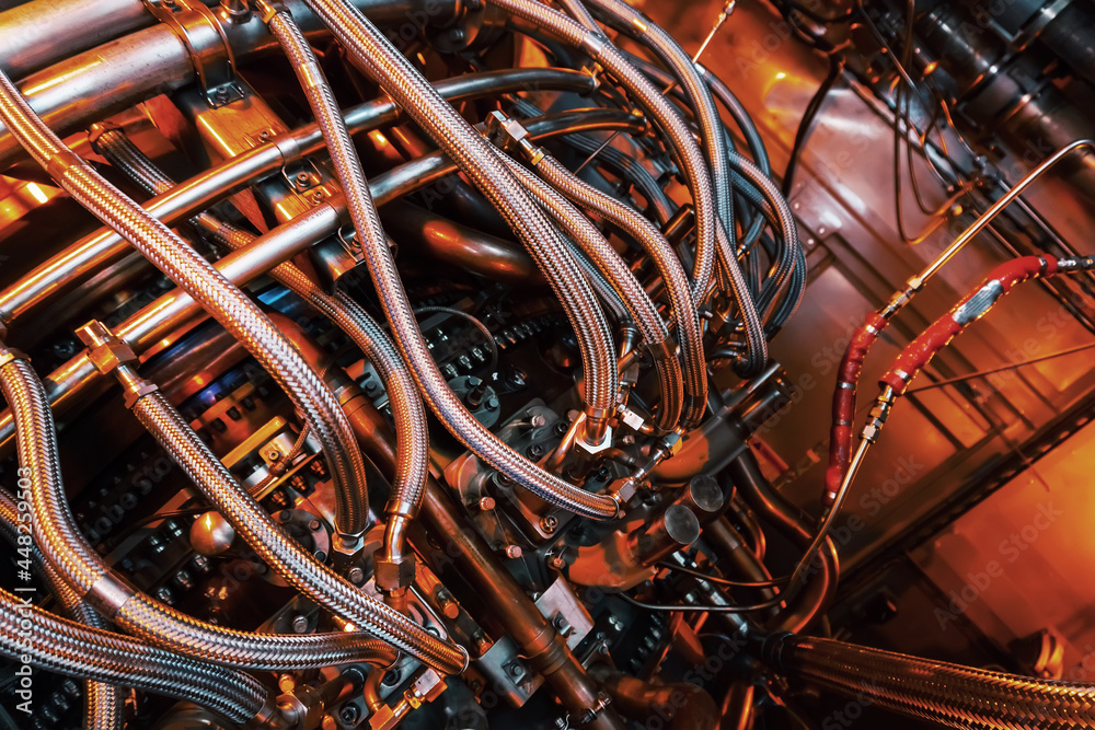 Element of a high-tech Gas turbine with a reactive fuel supply system