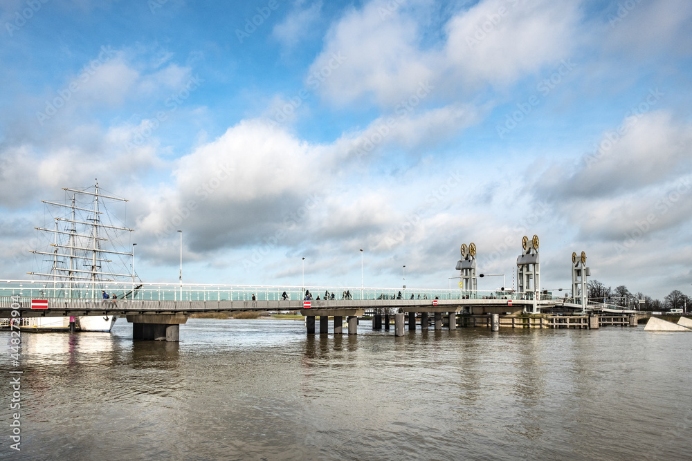 Obraz premium Stadsbrug in Kampen, Overijssel province, The Netherlands