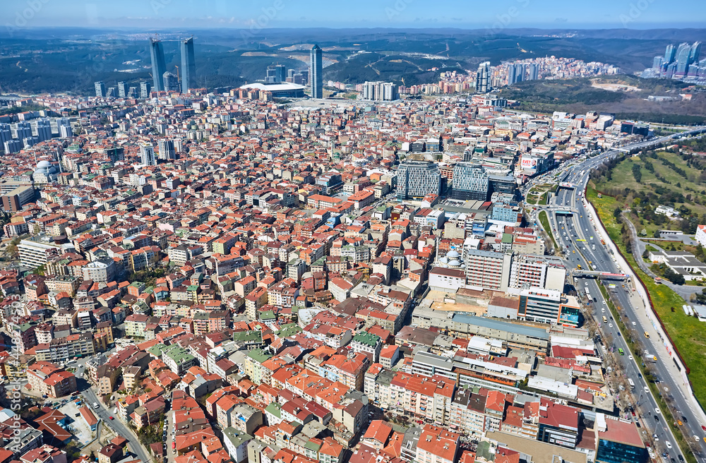 Obraz premium Istanbul, Turkey - 3 April, 2017: Arial view Levent Business District.