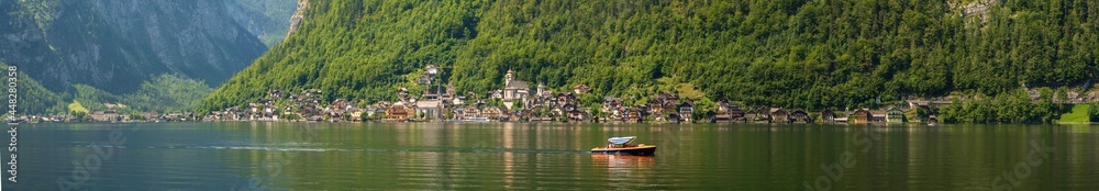 Fototapeta premium Hallstätter See Panorama mit Hallstatt