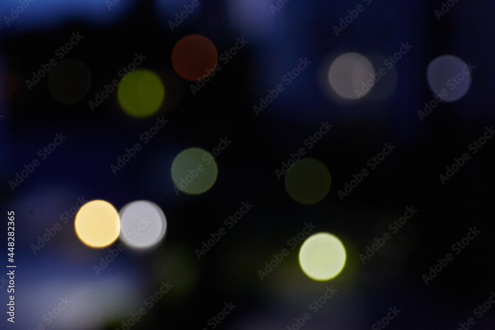Lichter glänzen unscharf. Bokeh, geeignet auch als Hintergrundmotiv oder Arbeitsmaterial Lichter glänzen unscharf. Bokeh, geeignet auch als Hintergrundmotiv oder Arbeitsmaterial