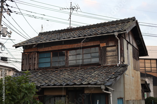 日本の古くてとても美しい建物 © 仁 藤原