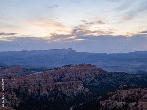 Beautiful sunrise of the Inspiration Point of Bryce Canyon National Park © Kit Leong