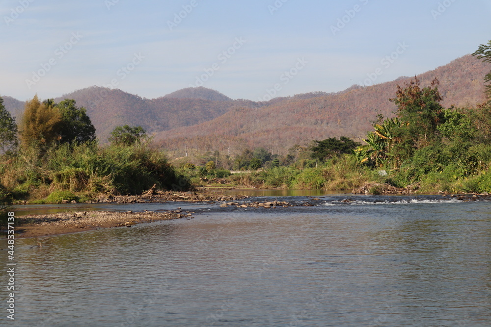 タイ北部にある避暑地「パーイ」に流れる雄大な川への観光
