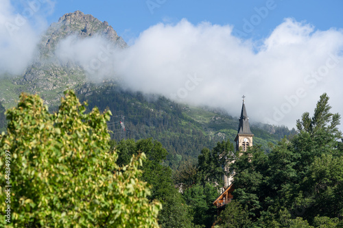 Allemond, ville en Oisans, Isère photo