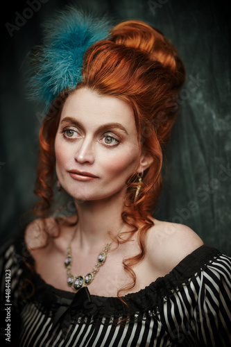 Foto dreamy redhead woman