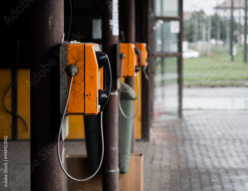 Wallpaper Mural Telephone man Torontodigital.ca