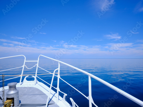 ボートから見る海 © makieni