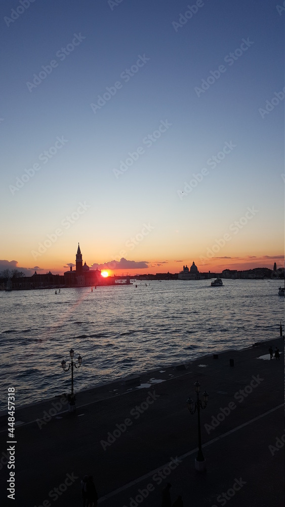 Naklejka premium sunset over the sea