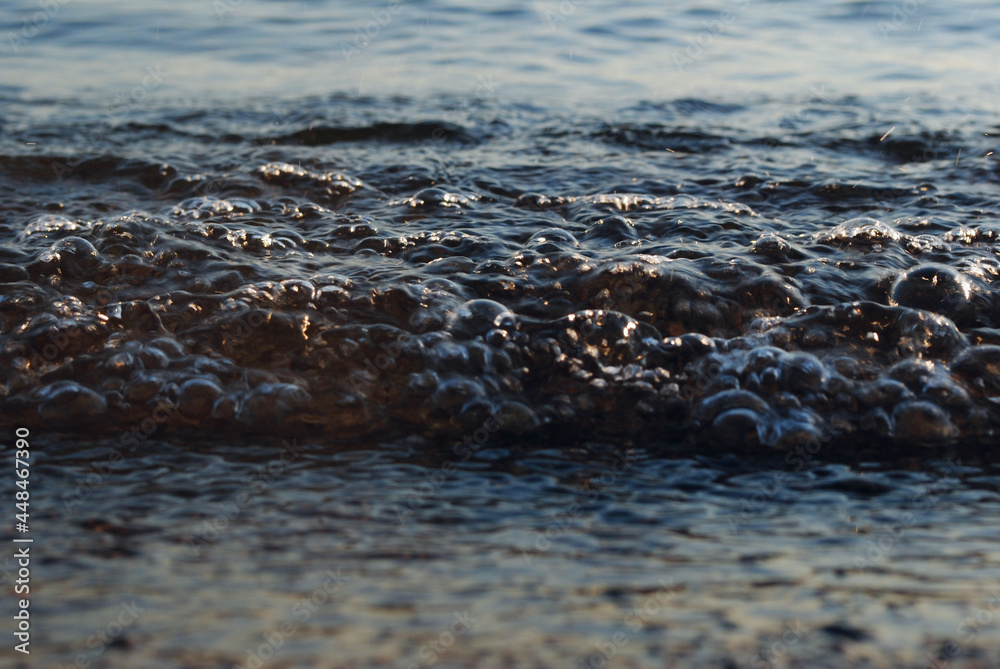 Obraz premium waves on the beach