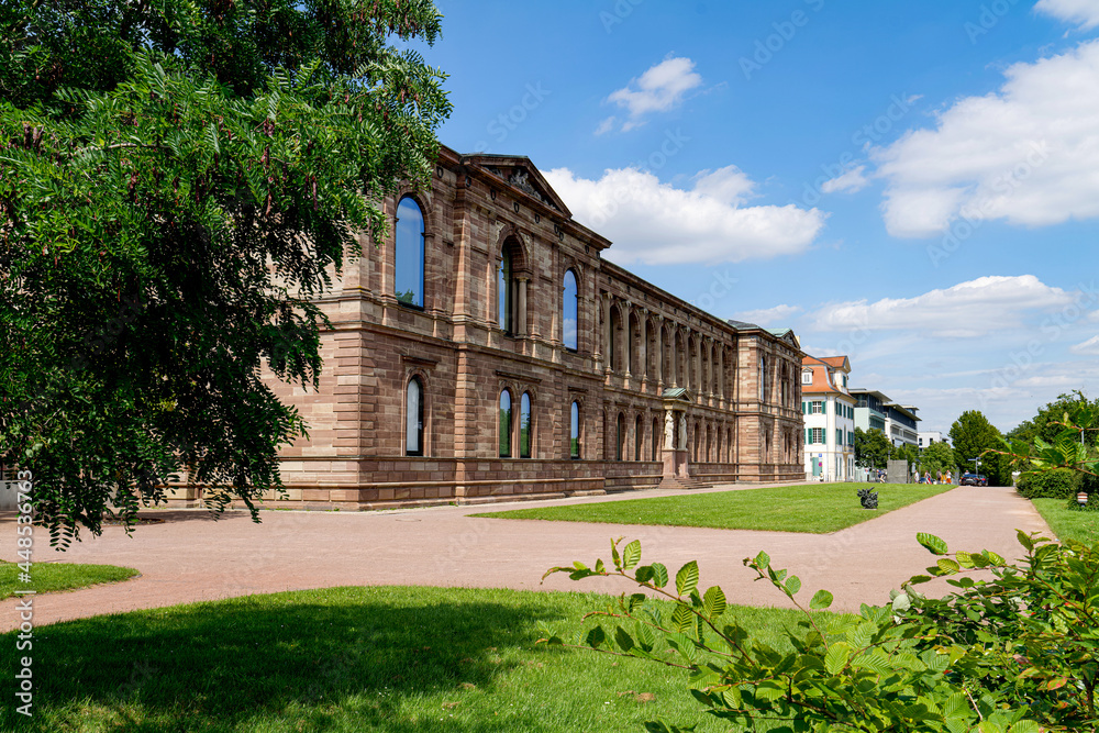 Kassel, Neue Galerie und Amtsgericht