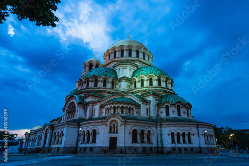ブルガリア　ライトアップされたソフィアのアレクサンドル・ネフスキー大聖堂 photo