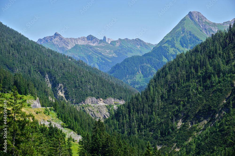 Blick zu den Lechtaler Alpen, Österreich, Tirol