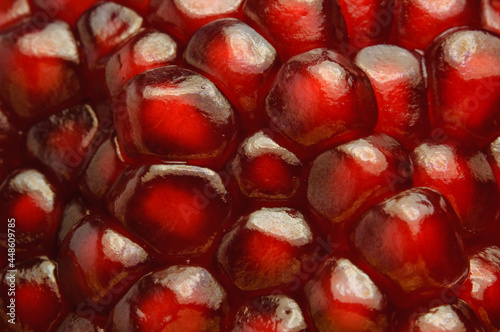Cuadro en lienzo Close up of pomegranate fruit