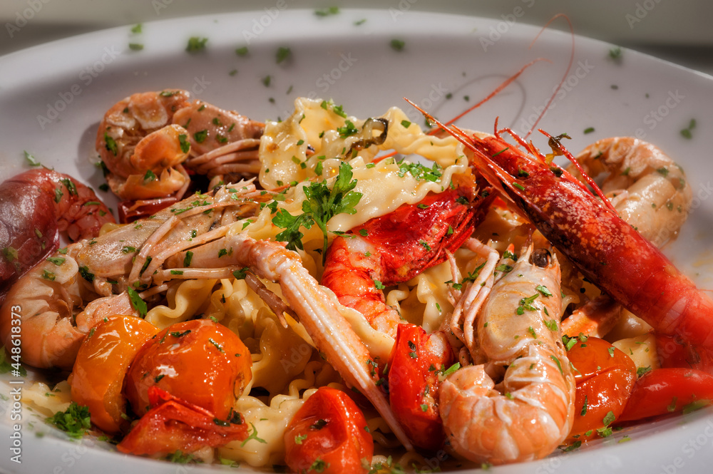 Pasta con crostacei Pasta con crostacei