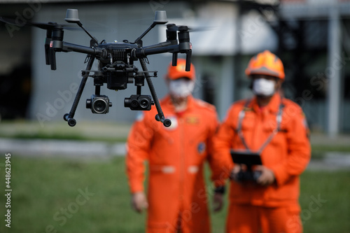 firefighters ride drone to fly in search of air - drone dji
