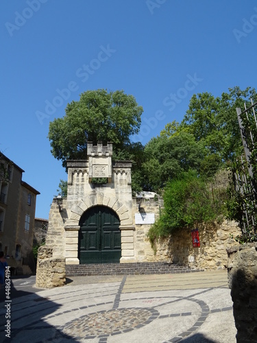 porte ancienne Pezenas