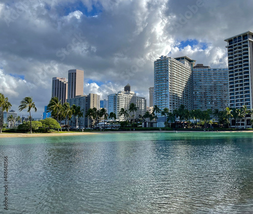 Canvas Print the lagoon at Waikiki beach in Honolulu Hawaii.