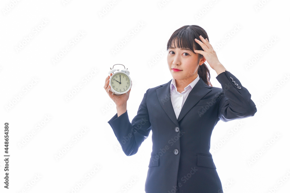 おでかけをする若い女性 おでかけをする若い女性