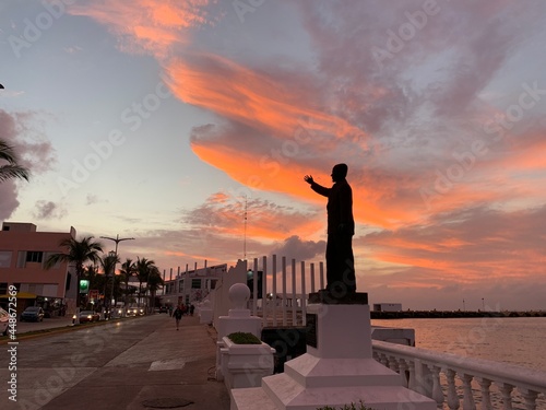 Atardecer en el malecón de la isla de Cozumel 