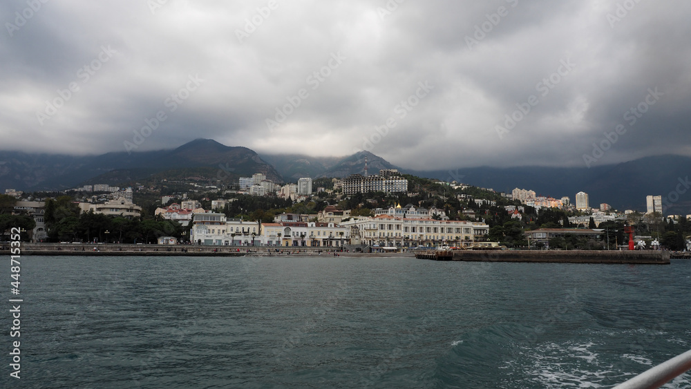 Naklejka premium View of the city from the sea