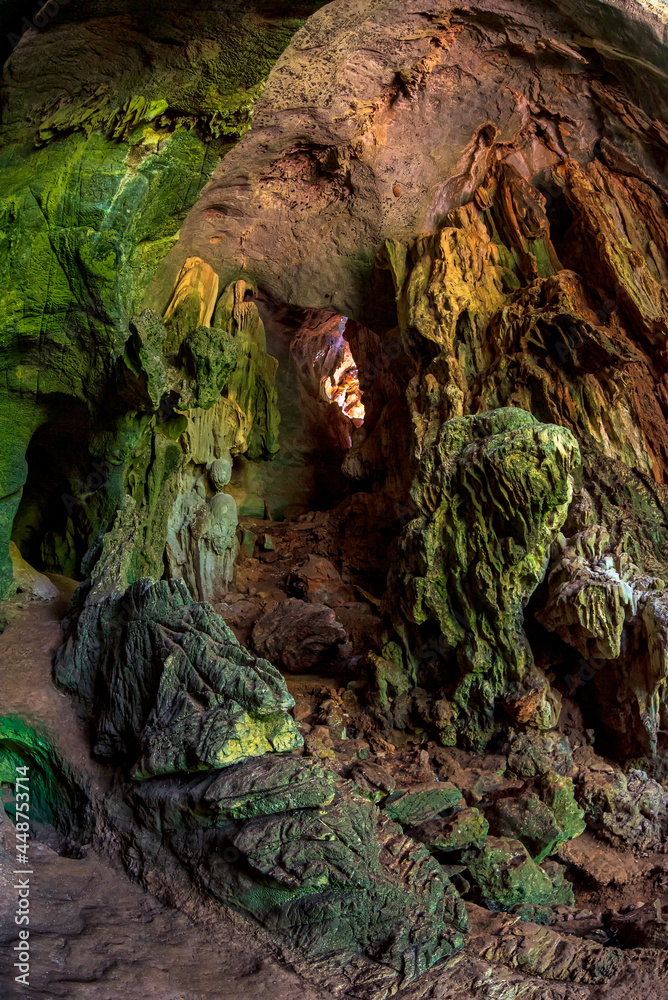 Obraz premium Mae Sap Cave it's a beautiful cave at Samoeng District, Chiang Mai, Thailand.