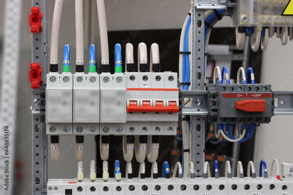 3-phase switches with fuses with the possibility of installation on a din rail.