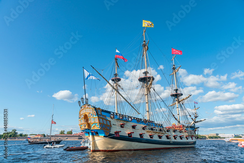 Konstfotografi Side view of the Russian old military sailing ship Poltava, parked on the Neva R