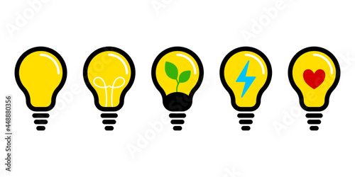 Żarówka - zestaw ikon do projektów. Kontury z żółtym wypełnieniem - świecące żarówki. Symbol idei, rozwiązania, pomysłu, radzenia sobie z problemem. Koncept lampy, światła.