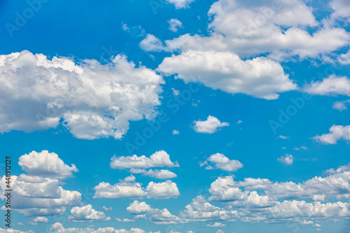 爽やかな青い空と雲・夏の空