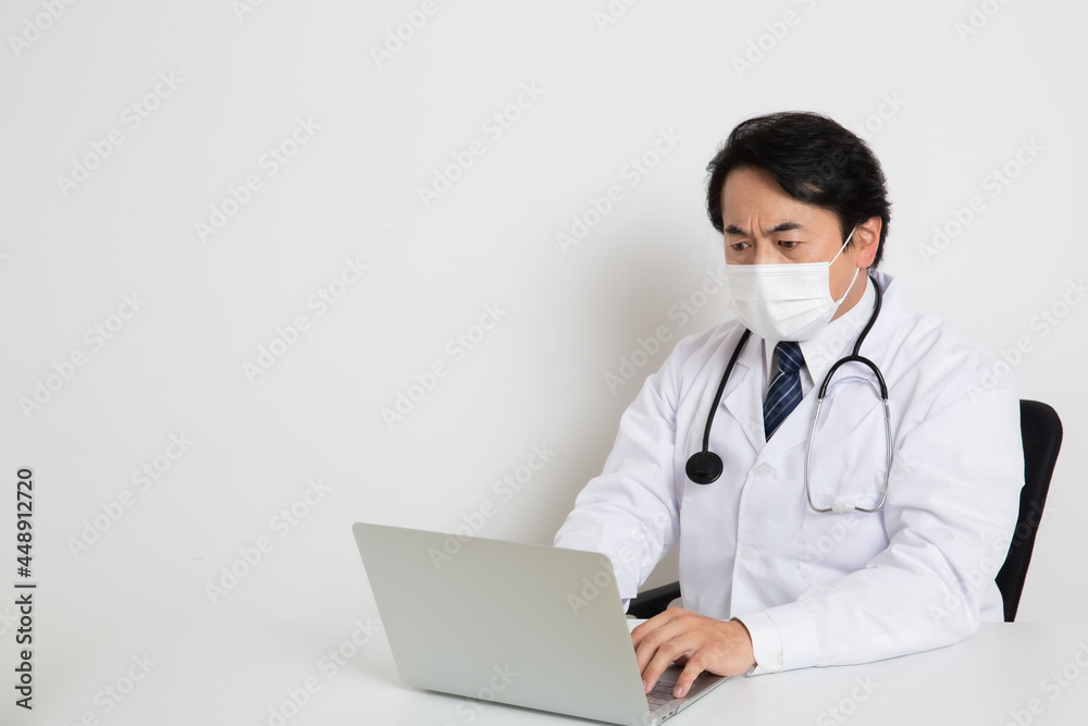 日本人男性の医者