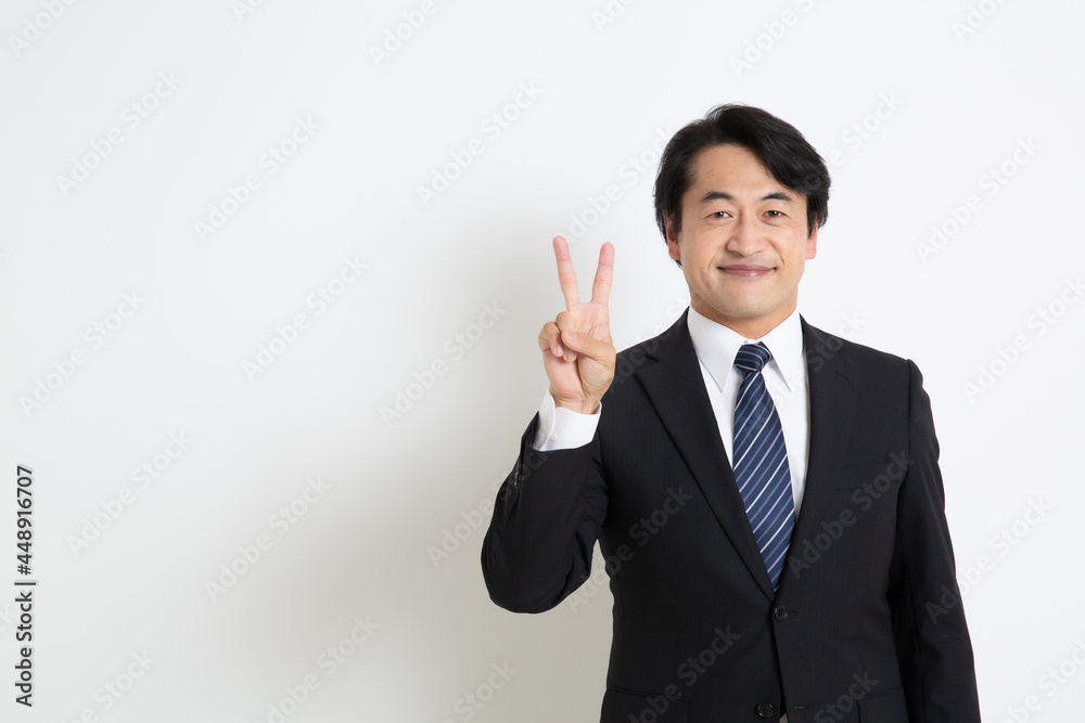 中年のサラリーマン日本人男性 中年のサラリーマン日本人男性