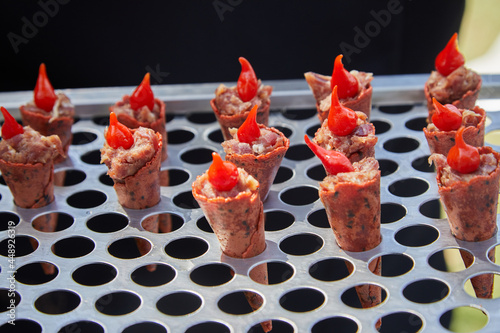 Conitos de salmon photo