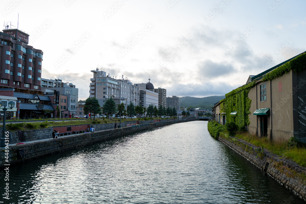 北海道小樽市の駅や運河周辺の風景 Scenery around stations and canals in Otaru, Hokkaido.