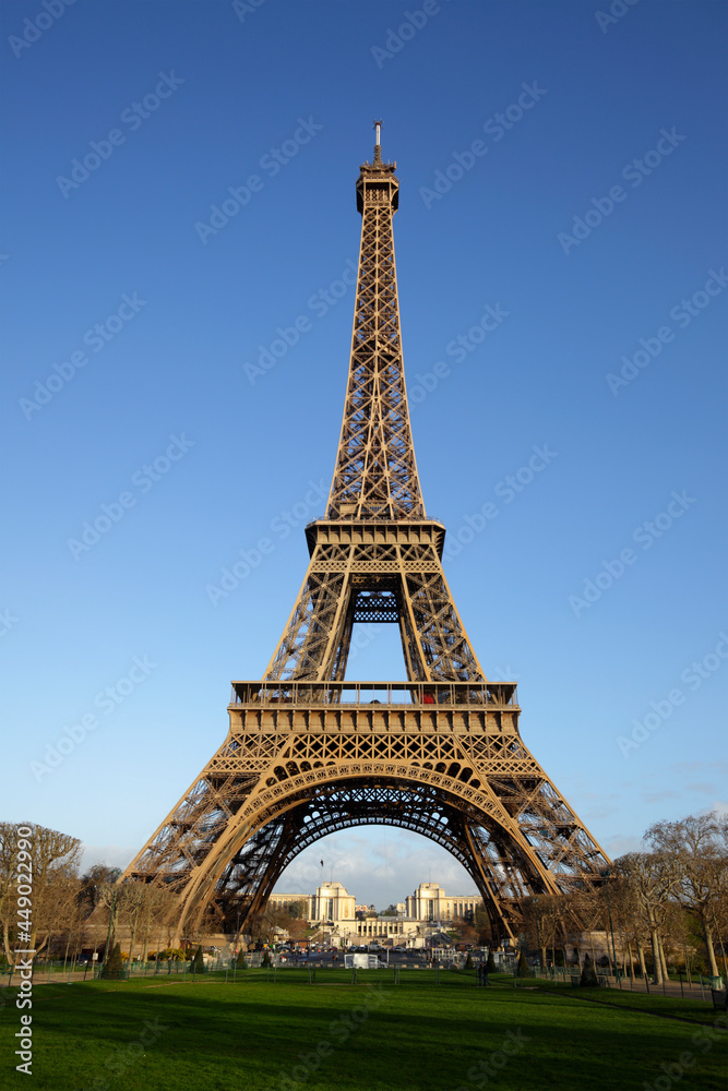 Fototapeta premium Eiffel Tower, Paris, France