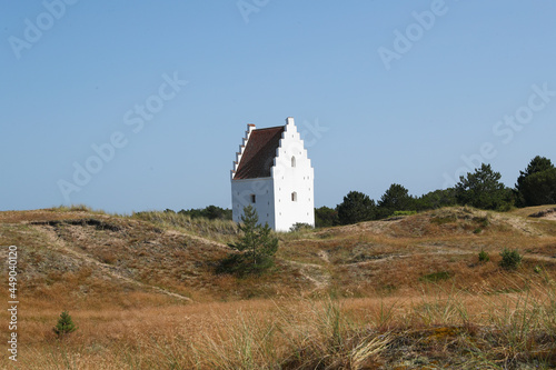 Den Tilsandede Kirke, Die versandete Kirche in Dänemark © KrischiMeier