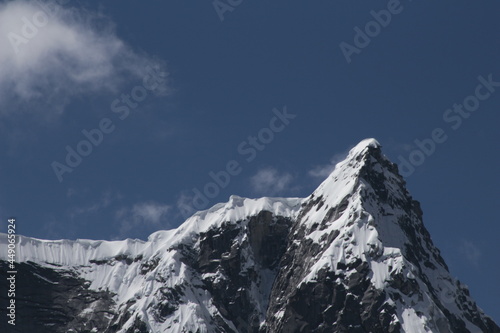 Fototapeta Naklejka Na Ścianę i Meble -  Nieve y montaña