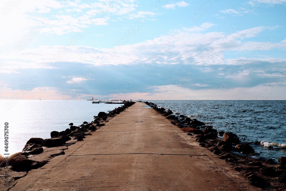 Fototapeta premium pier in the sea