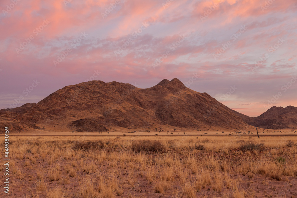 Morgenrot,  Landschaft an der Hauptstraße C19, Namibia