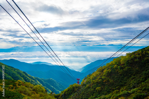 長野県上松町、木曽町、宮田村の木曽駒ヶ岳や千畳敷カールを登山している風景 Scenery of climbing Kiso Komagatake and Senjojiki Cirque in Uematsu Town, Kiso Town and Miyata Village, Nagano Prefecture.