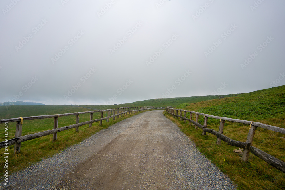 長野県松本市、上田市、小県郡長和町にある美ヶ原を登山する風景 Scenery of climbing Utsukushi-ga-hara in Matsumoto City, Ueda City, and Nagawa Town, Chiisagata-gun, Nagano Prefecture. 長野県松本市、上田市、小県郡長和町にある美ヶ原を登山する風景 Scenery of climbing Utsukushi-ga-hara in Matsumoto City, Ueda City, and Nagawa Town, Chiisagata-gun, Nagano Prefecture.