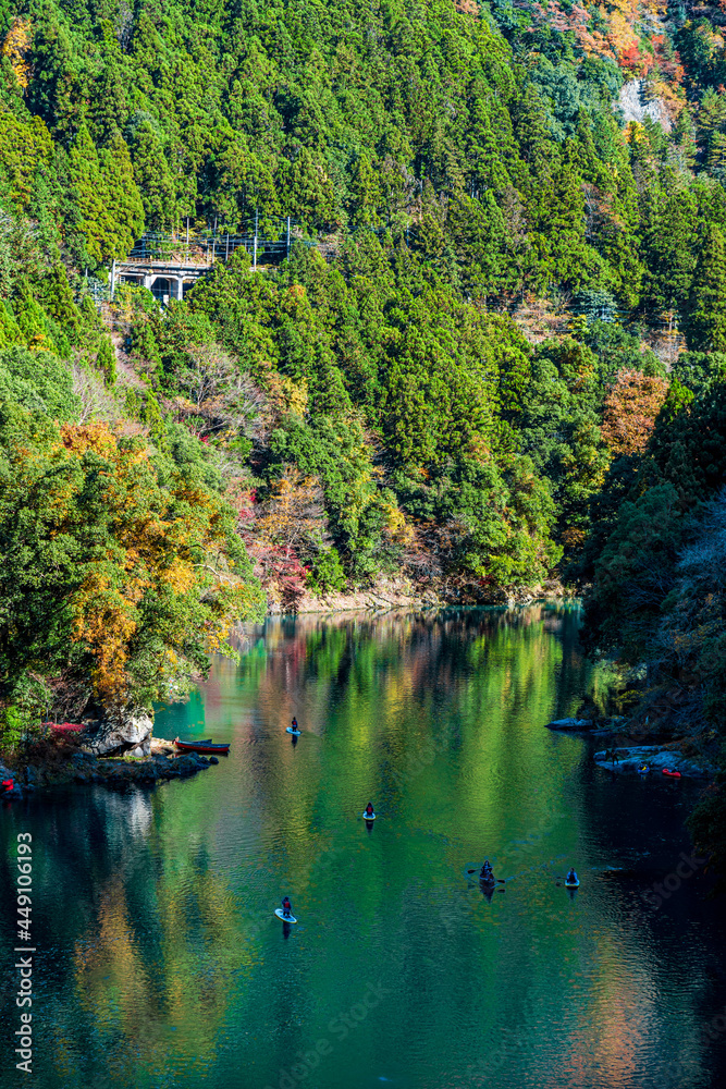 Obraz premium 【東京都 奥多摩】白丸湖のレジャー風景