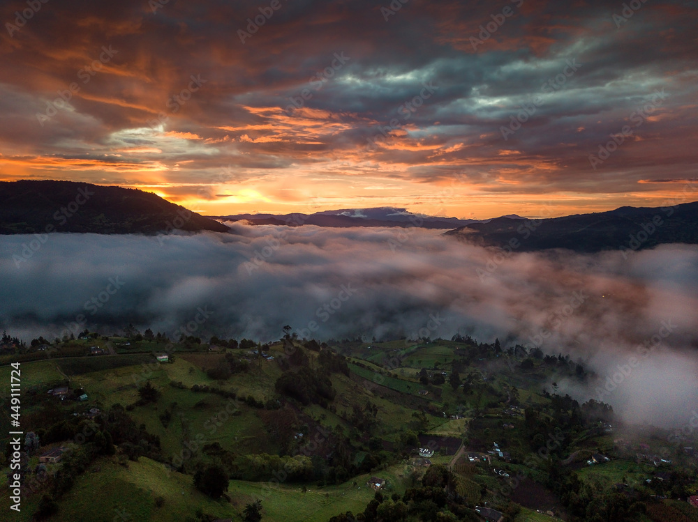 Obraz premium sunset in the mountains