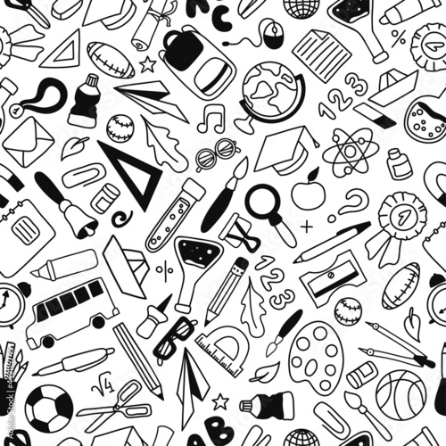 Seamless pattern with school hand drawn doodle items in graphic style. Design elements. Supplies for studying texture. Black and white vector illustration. 