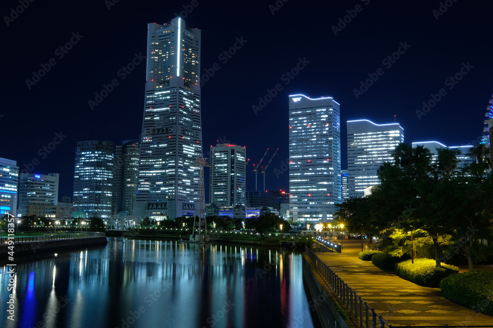 Obraz premium 神奈川県横浜市みなとみらいの夜景