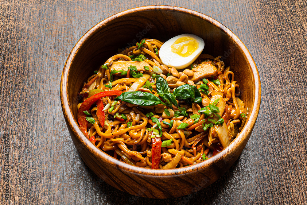 noodle with chicken and egg