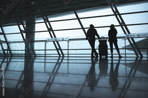 traveler couple person trav...